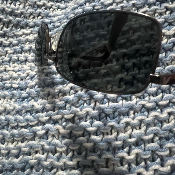 Like new Chesterfield polarized sunglasses - Picture 7 of 7